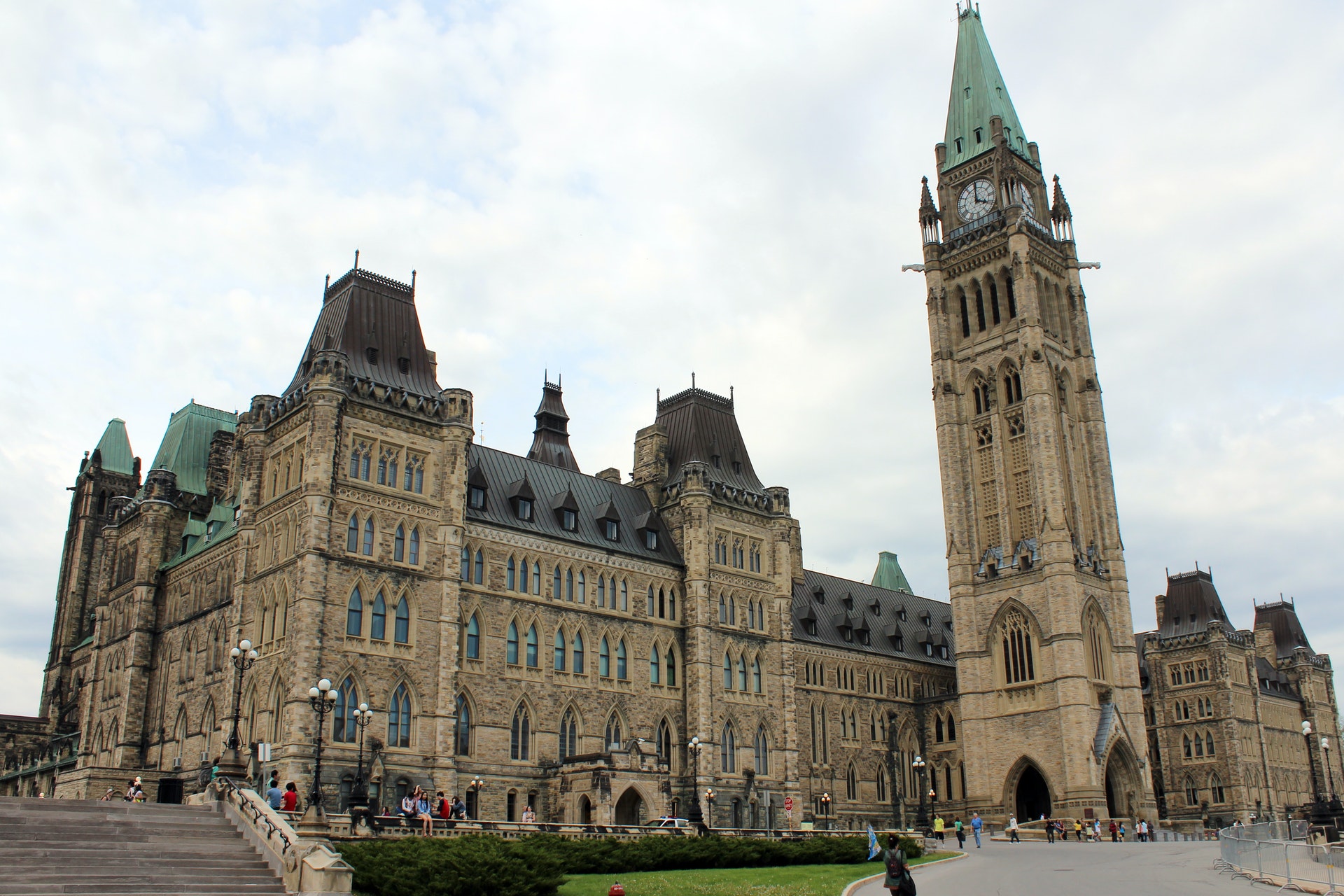 Calgary Students Urge “Yes” Vote to Water Fluoridation Debate - Taradale Dental